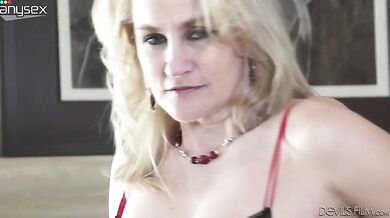 Mature Milfs Masturbate