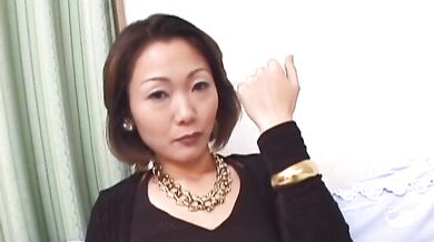 Classy Japanese Mom Reveals Her Body