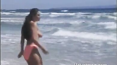 Big Natural MILF Gets Beach Plowed