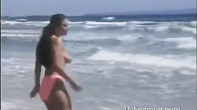 Big Natural MILF Gets Beach Plowed