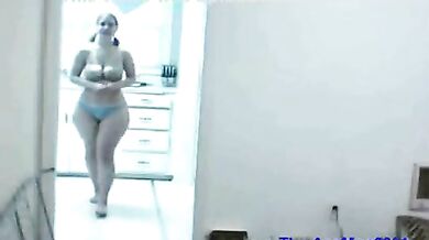 Pigtailed Mom's Webcam Show