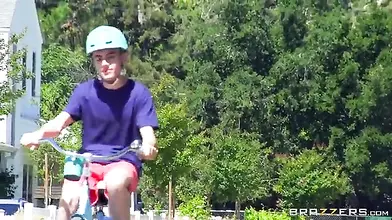 Veronica Avluv Seduces Young Guy