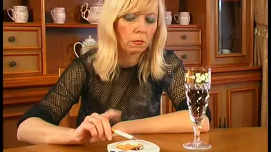 Blonde MILF Lunetta's Dining Table Romp