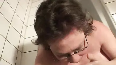 Ugly Brunette Fingers Her Mature Hole