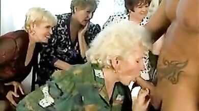 Mature Sluts Watch Granny Get Fucked