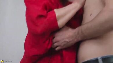 Mature BBW Enjoys Young Beef Bayonet