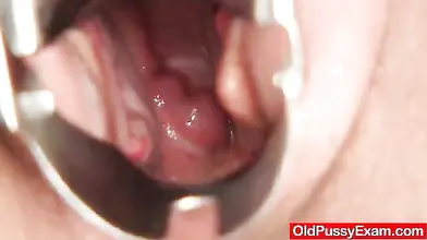 Kinky Doctor Pumps Chubby Mom's Cunt