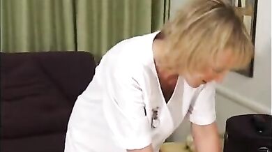 Mature Masseuse Satisfies Hairy Client