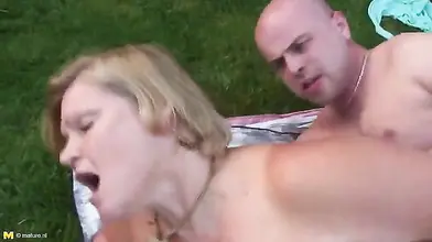 Mature Blonde's Backyard Adventure