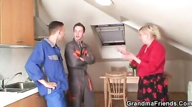 Mature Stockinged Slut Enjoys Repairmen