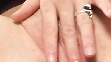 Mature Beauty Enjoys Mutual Oral Pleasure