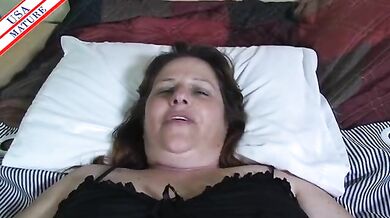 Mature Housewife Welcomes a Boner