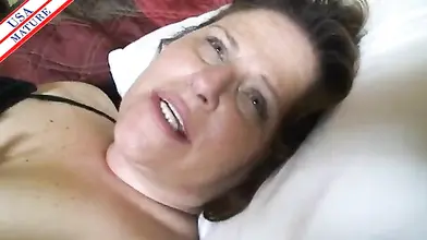 Mature Housewife Welcomes a Boner