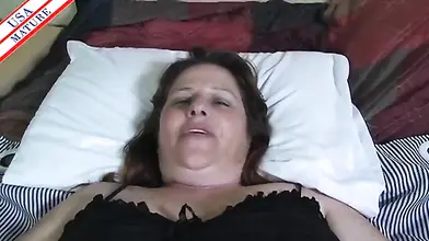 Mature Housewife Welcomes a Boner