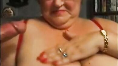 Experienced Mature Lady Sucks Big Cocks