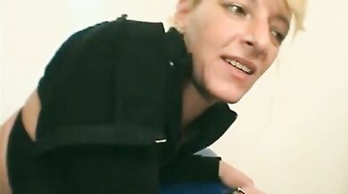 Mature Skank Enjoys Intense Stretching