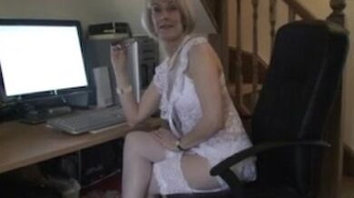 Naughty Mature Chick in Lingerie