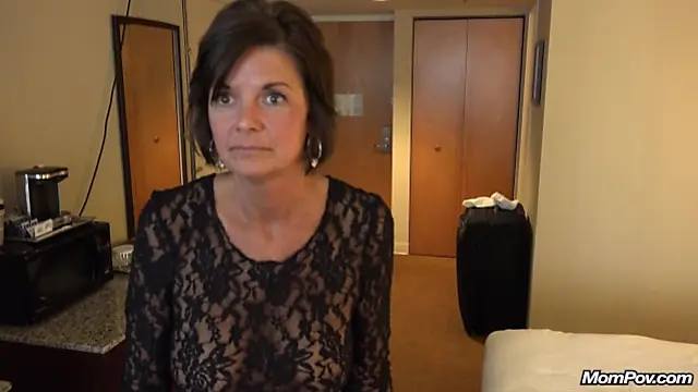 Mature Cougar POV Handjob & Facial