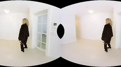 Mature Blonde's 3D POV Pleasure