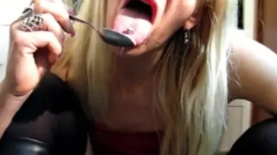 Mature Hottie's Pierced Masturbation