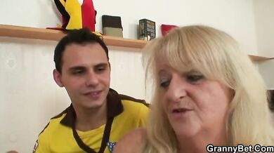 Stud Bangs Ugly Blonde's Hairy Cunt