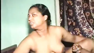 Indian Milfs Bang in Bed
