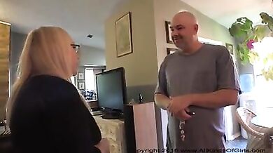 Sexy Mature Wife Knows How to Suck