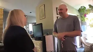 Sexy Mature Wife Knows How to Suck