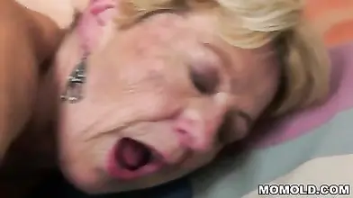 Mature Cheater Prepares for Hardcore Anal