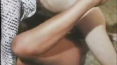 Vintage MILF Gives Deepthroat