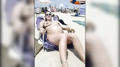 Stunning Milfs and Matures in One Slideshow