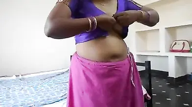 Indian Woman Bares Her Big Natural Tits