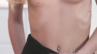 Mature Woman Enjoys Intense Licking and Hard Fucking