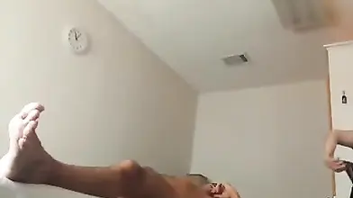 Experienced Japanese MILF Gives Relaxing Massage